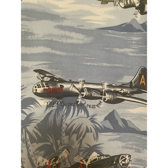 Kalaheo Hawaii  Pearl Harbor WWII Mens Short Sleeve Bomber Planes Size Large - Picture 6 of 8